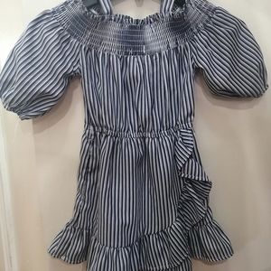 Off shoulder little girls dress, worn once.